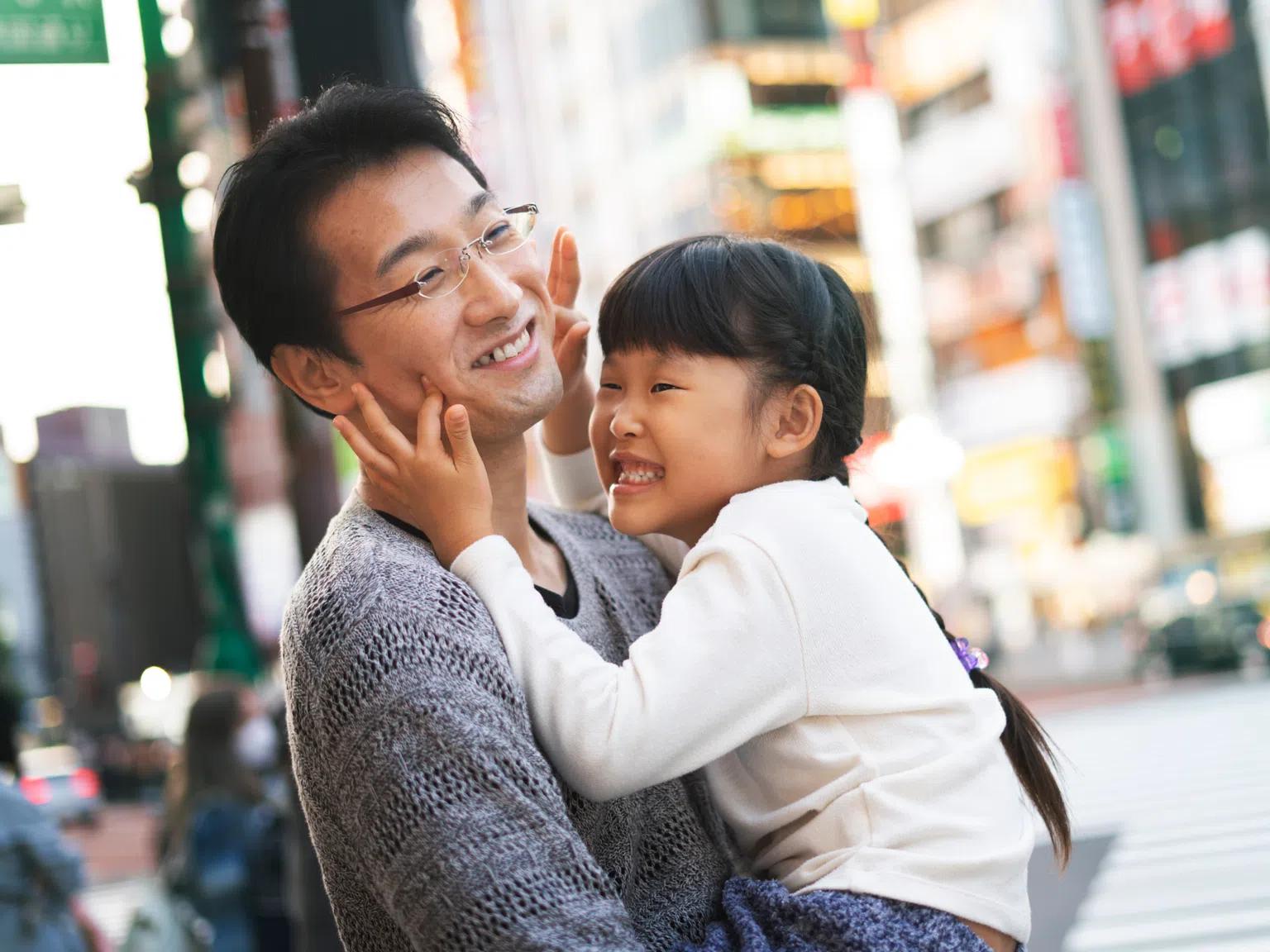Японските бащи използват тези 5 тайни родителски правила, за да общуват пълноценно с децата си