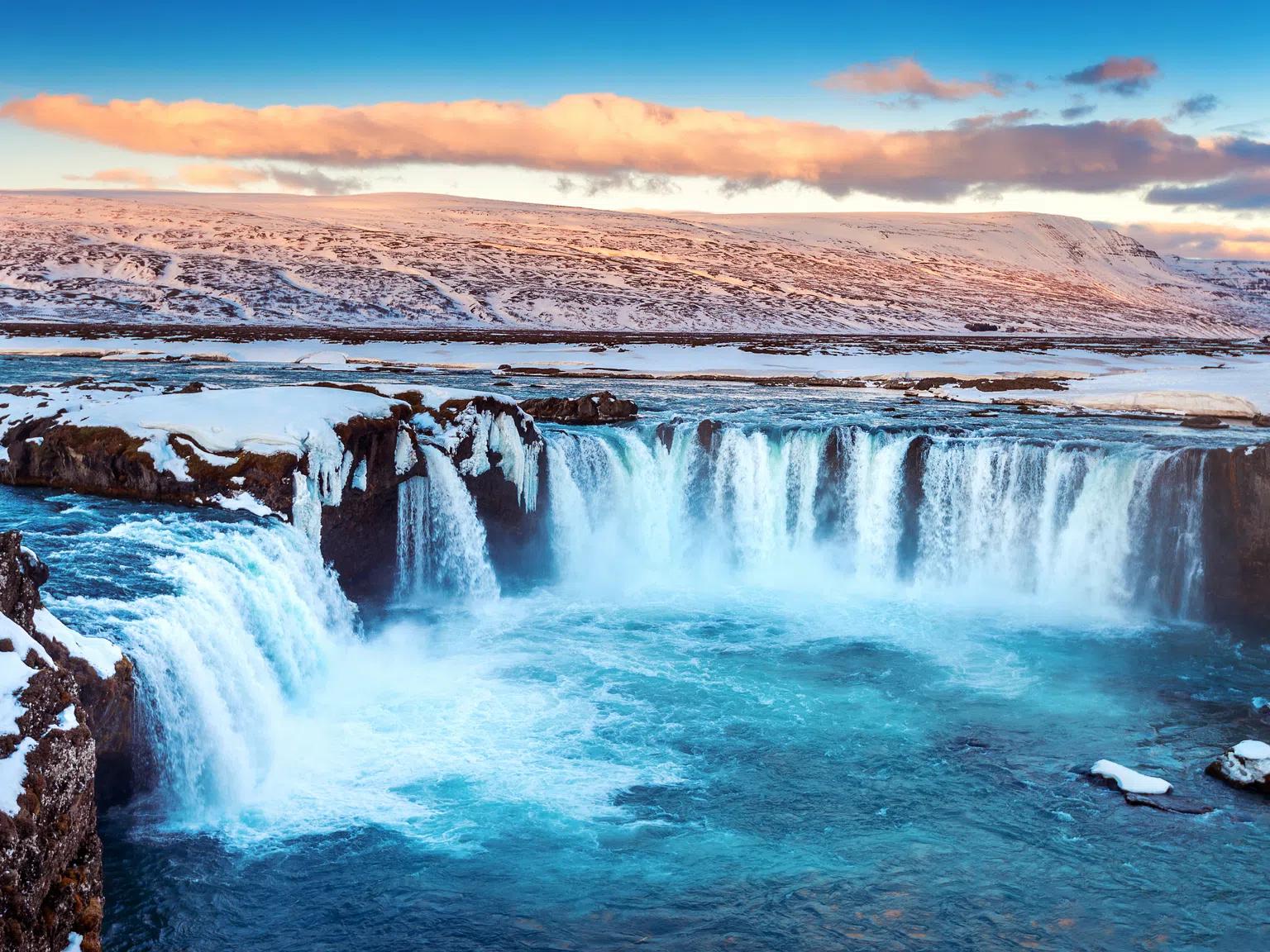 Мистерията на Кървавия водопад на Антарктида е разкрита